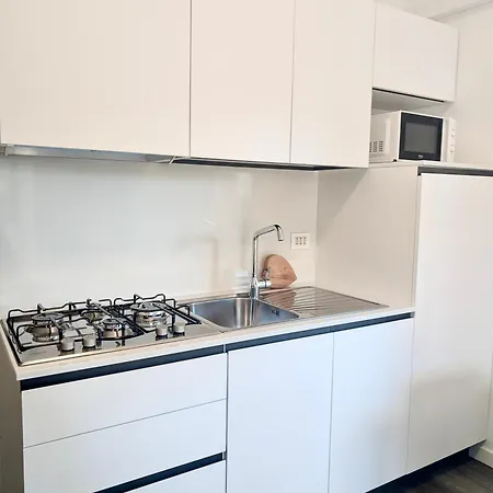 Apartment Liana Garden 1 *